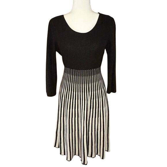 Calvin Klein Fit & Flare Knit Sweater Dress Women's M | Black & White | EUC - Picture 1 of 12